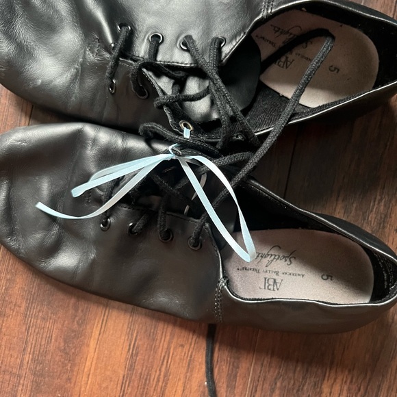 Stylish ABT Black Jazz Leather Women's Athletic Shoes - Picture 2 of 3